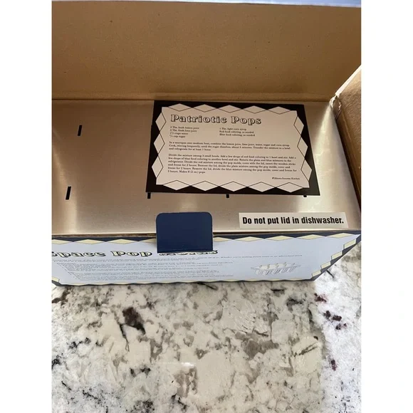 Williams Sonoma Space Pop Molds.  I am the original owner.  New in original box - Picture 4 of 7